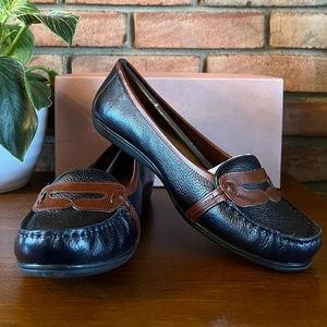 Alex Marie Black and Brown Loafer in Size 12